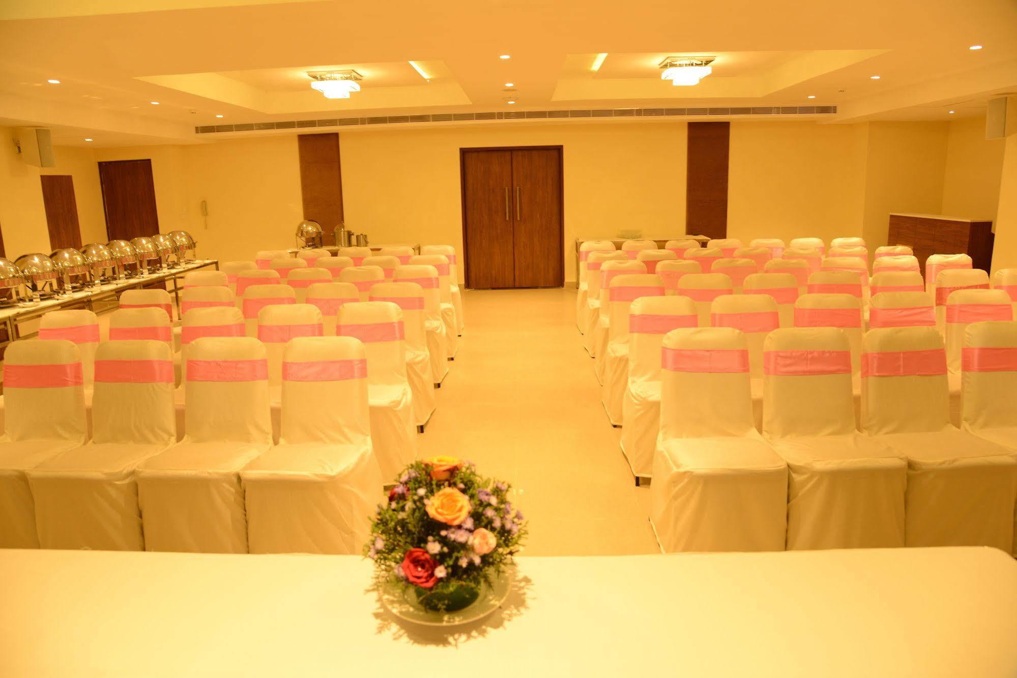 โรงแรมบลู ไอริส เชนไน ภายนอก รูปภาพ